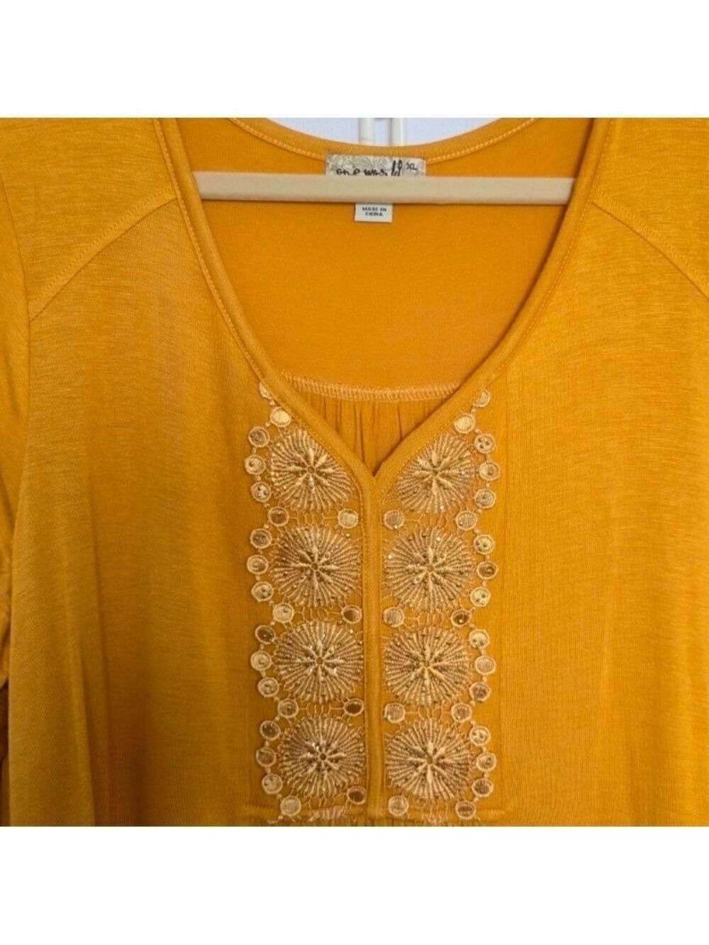 ONE WORLD TUNIC TOP WOMENS GOLD MUSTARD YELLOW EMBROIDERED SIZE XL NWT - Picture 3 of 10